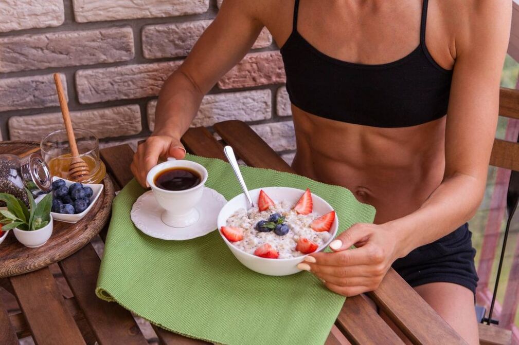 Gezond ontbijt met caloriecontrole voor gewichtsverlies